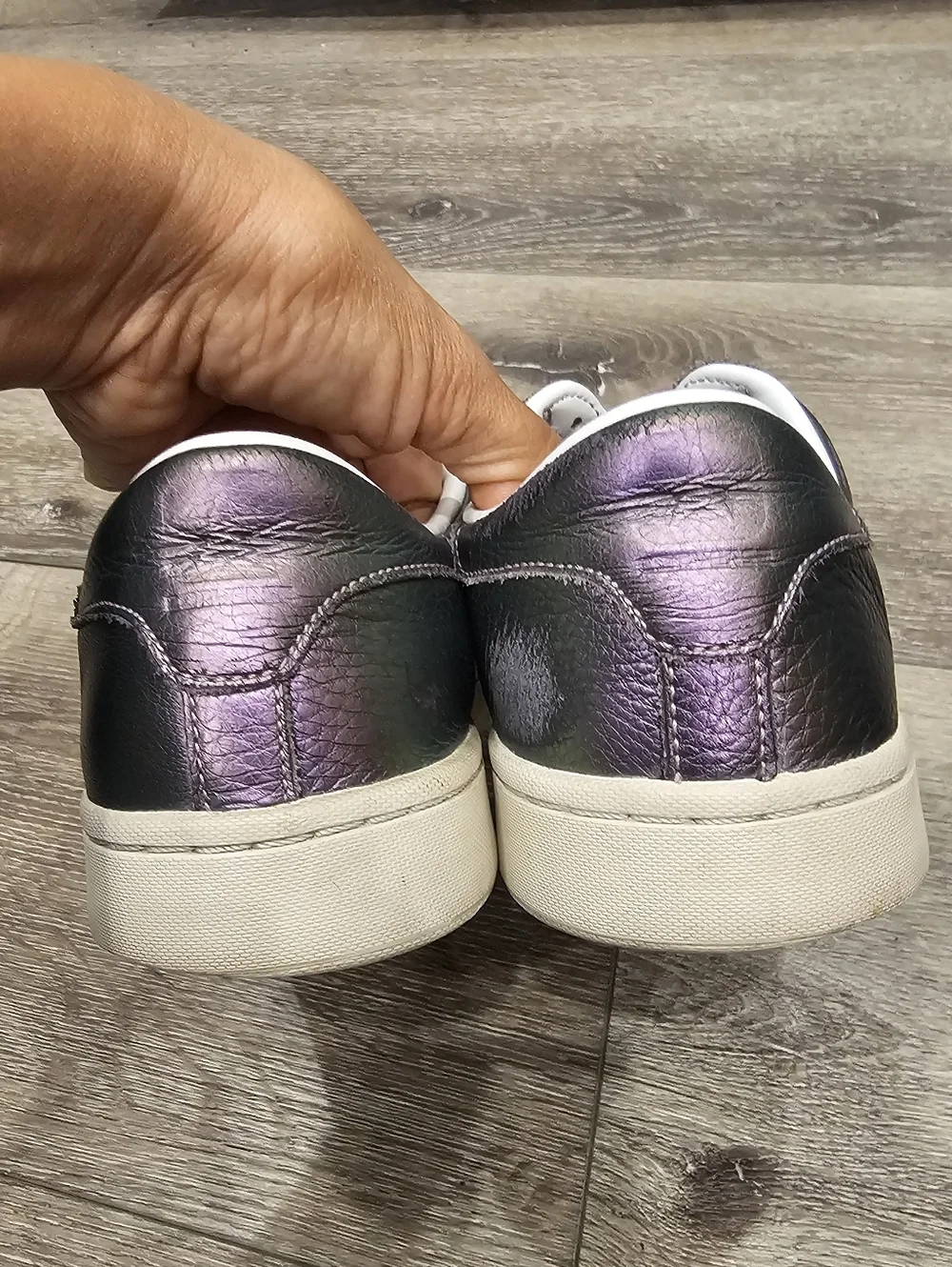 CONVERSE Leather Dark Metallic Purple Star Accent Sneakers SZ 9.5 shoes